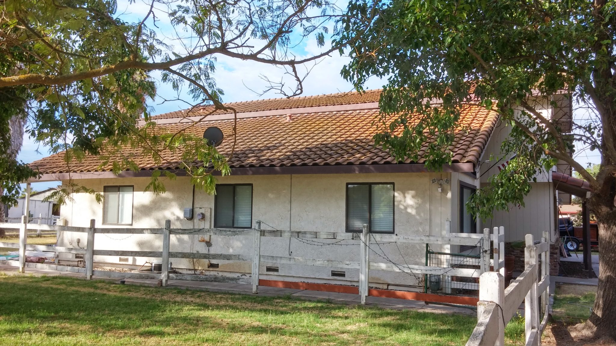 Sacramento, CA Tile Roof Cleaning