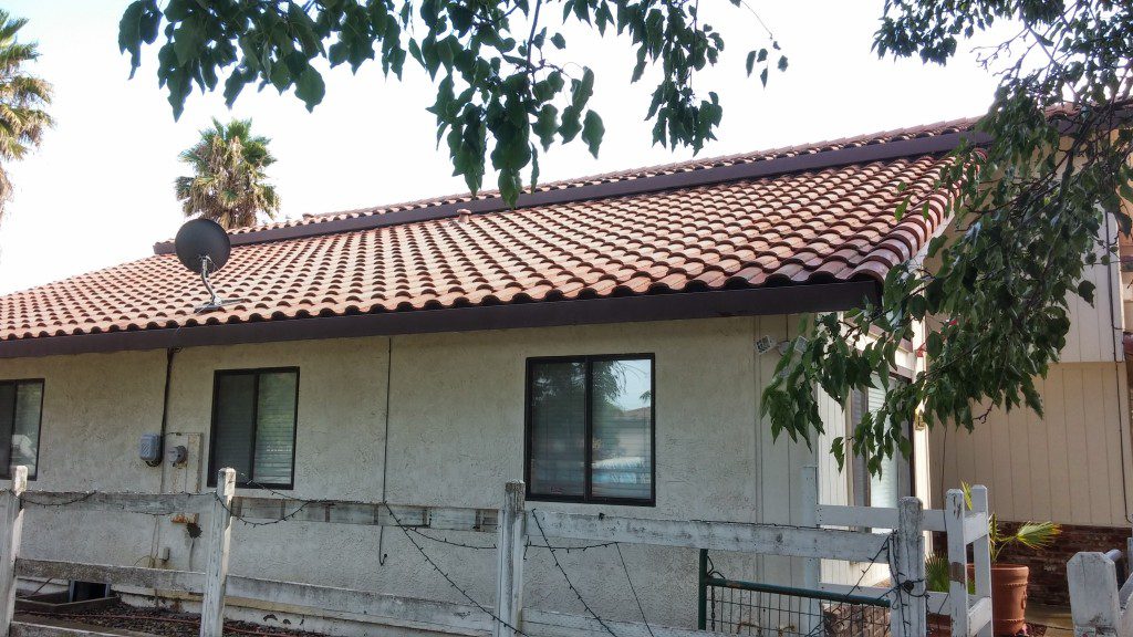 Sacramento roof cleaning after