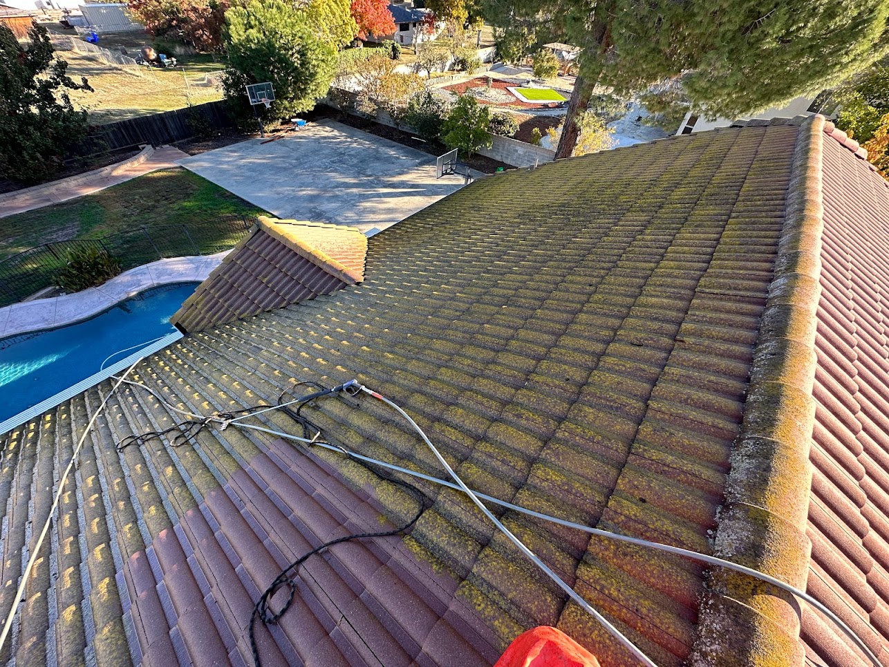 Roof Cleaning in Sacramento, CA